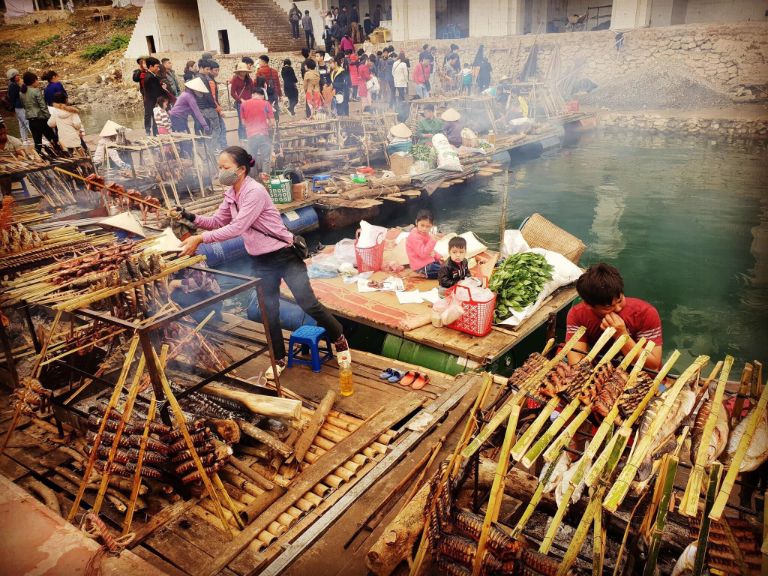 Market Travel - Hoa Binh